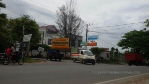 Jalan masuk menuju TPA (Tempat Pembuangan Akhir) dari Jalan Mulawarman