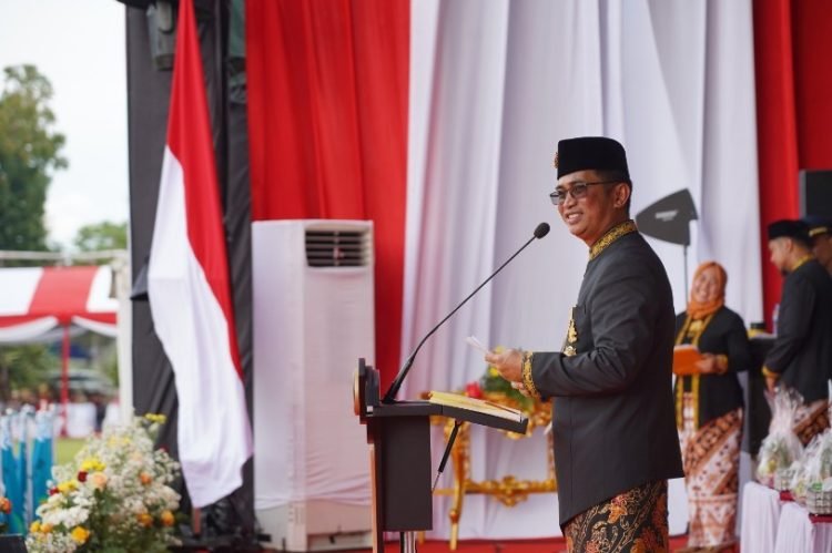 Wali Kota Balikpapan, Rahmad Mas'ud, bertugas selaku inspektur upacara pada peringatan HUT Balikpapan ke-126. FOTO: Humas Pemkot