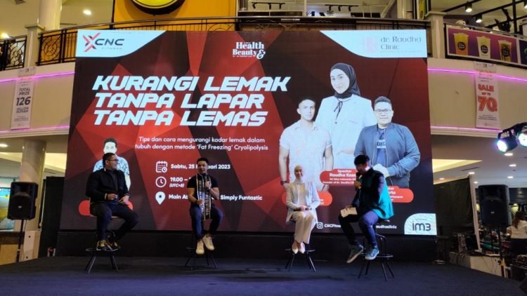 Talk Show di Atrium E-Walk Balikpapan Super Block (BSB) Menghadirkan Dokter Kecantikan Balikpapan, dr Raudha Kasmir (FOTO: TFK/Portabalikpapan)
