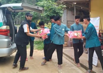 Distribusi beras oleh Tim BMH Kaltim