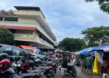 Suasana Pasar Pandansari jelang Ramadhan ramai dikunjungi warga, Rabu (22/3/2023) (FOTO: Nino/PB)
