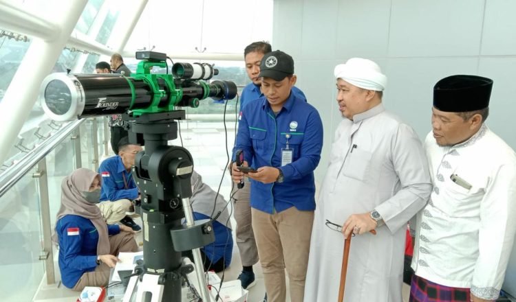 Kementerian Agama dan BMKG Balikpapan melaksanakan Rukyatul Hilal di Balikpapan Islamic Centre (doc. Istimewa)