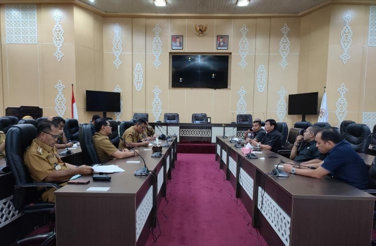 Rapat Dengar Pendapat (RDP) Komisi 1 DPRD dengan Camat dan Lurah yang ada di Balikpapan. (Doc. Istimewa)