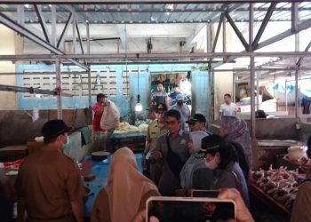 Kunjungan Komisi II Dewan Perwakilan Rakyat Daerah (DPRD) Kota Balikpapan ke pasar Tradisional Pandan Sari. (Doc. Istimewa)