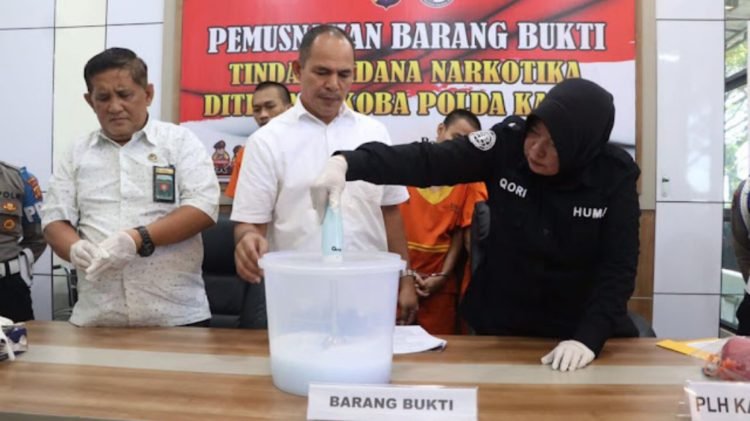 Pemusnahan barang bukti sabu 161,58 gram (dok. polisibalikpapan.com)