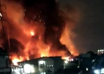 Kebakaran depo Pertamina di Plumpang, Jakarta utara (FOTO: tangkapan layar)
