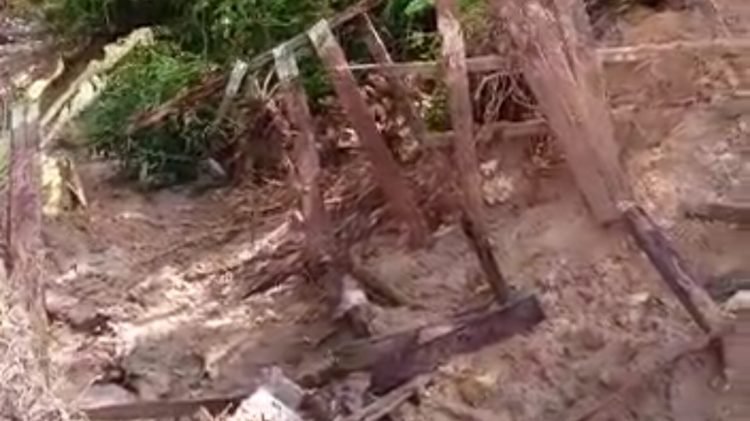 Beberapa makam di Gunung Guntur rusak terdampak tanah longsor (FOTO: Tangkapan Layar)