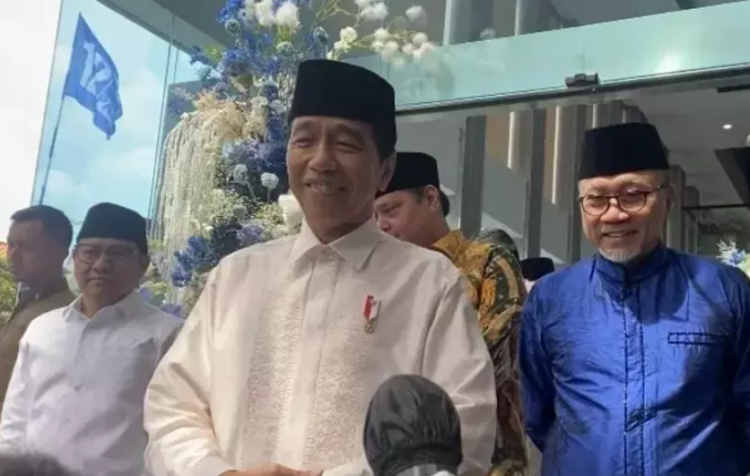 Jokowi dna Ketum PAN Zulkifli Hasan. (Bst)