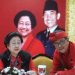 Ketua Umum PDI Perjuangan Megawati Soekarnoputri berbincang dengan Sekjen PDI Perjuangan Hasto Kristiyanto. (Antara Foto/ Fikri Yusuf)