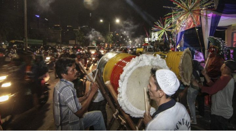 Tradisi takbiran di malam Lebaran Idul Fitri. (Askara)