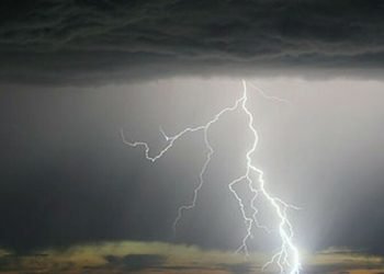 Ilustrasi, ujan petir. (Shutterstock)