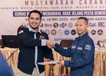 Fauzi Amin (kanan) resmi terpilih sebagai Ketua Amsindo Samarinda. (Doc. Amsindo Kaltim)