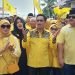 Ribuan kader Golkar Balikpapan mengiringi pendaftaran berkas Bacaleg ke KPU. (PB/ Gopek)