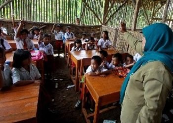 Ilustrasi, guru mengajar. (Shutterstock)