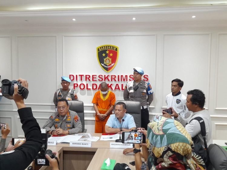 Tersangka YGA (43) dihadirkan dalam Press Conference Polda Kaltim, Selasa (2/5/2023) (FOTO: Muhammad)