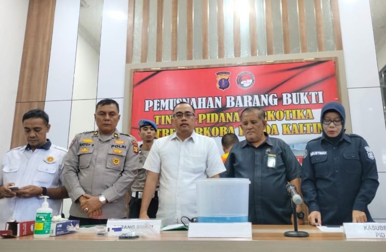 Polda Kaltim musnahkan narkoba. (PB/ Taufik)
