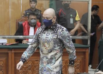 Terdakwa Teddy Minahasa. (Sinpo)