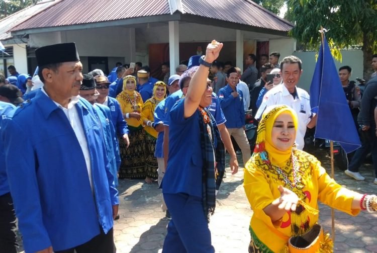 PAN Balikpapan mendaftarkan bacalegnya ke KPU. (PB/ Gopek)