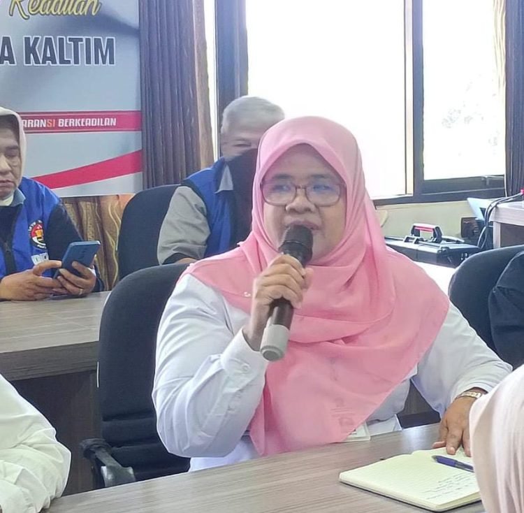 Kepala DP3AKB Balikpapan, Alwiati. (PB/ Taufik)