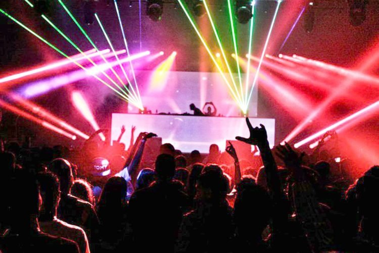 Ilustrasi Tempat Hiburan Malam. (Doc. Istimewa)