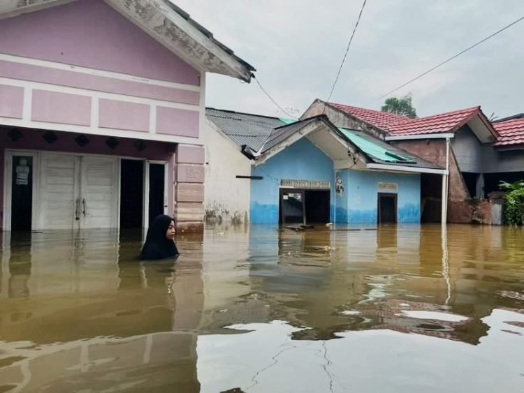 Kondisi banjir di Perumahan Griya Permata Asri. (FOTO: Muhammad Taufik/Portal Balikpapan