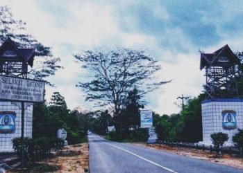 Tugu perbatasan Balikpapan - Kutai Kartanegara di KM 24 poros Balikpapan - Samarinda. (Doc. Istimewa)