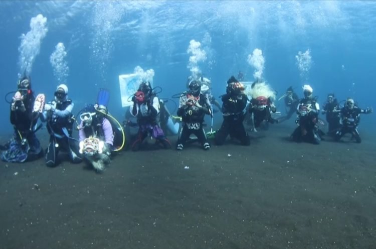 Penyelaman di bawah laut dengan kedalaman 6 meter, tepatnya di depan situs kapal USAT Liberty. (Doc. Tangkapan Layar/PB)