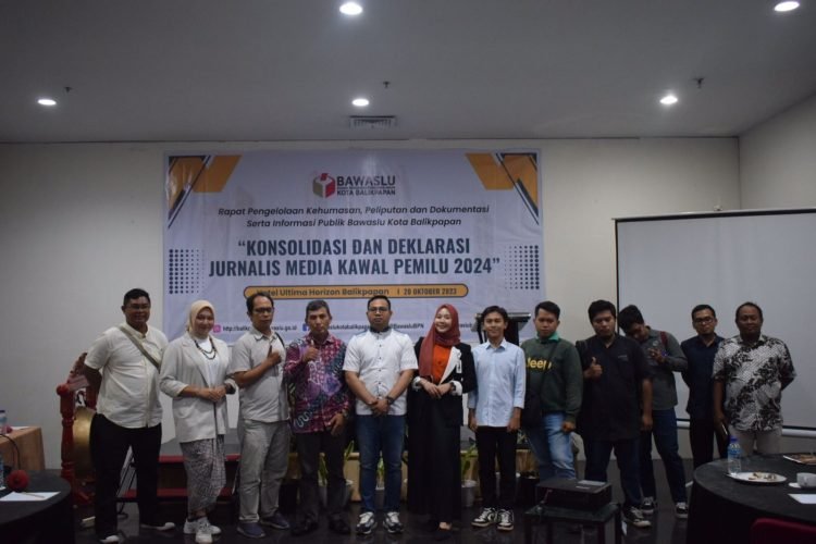 Konsolidasi dan deklarasi jurnalis media kawal pemilu 2024. (FOTO: MHD/PortalBalikpapan)