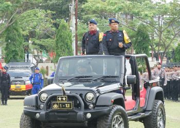 Kapolda Kaltim Irjen Pol Nanang Avianto bertindak selaku Inspektur Upacara pada upacara peringatan hari jadi Korps Brimob Polri ke-78 di lingkungan Satuan Brimob Polda Kaltim. (FOTO: MHD/PortalBalikpapan)