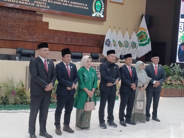 Pelantikan Encik Wardani dan Ari Wibowo. (PB)