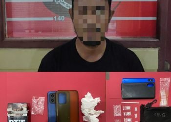 Tersangka beserta barang bukti. (Doc. Humas Polda)