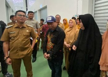 Wali Kota Balikpapan Rahmad Mas'ud bersama Dinas Perdagangan kota Balikpapan meresmikan operasional Pasar Klandasan. (FOTO: MHD/PortalBalikpapan)
