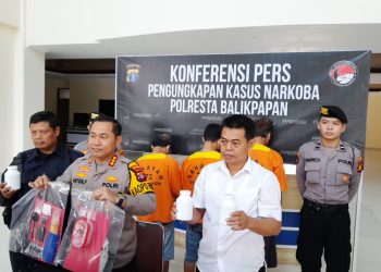 Konferensi pers ungkap kasus narkoba Polresta Balikpapan. (FOTO: MHD/PortalBalikpapan)