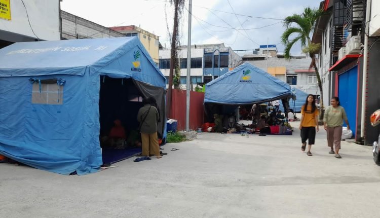 Tenda penampungan korban kebakaran Klandasan yang disediakan oleh Pemkot melalui Dinsos Balikpapan. (FOTO: Muhammad/PortalBalikpapan)