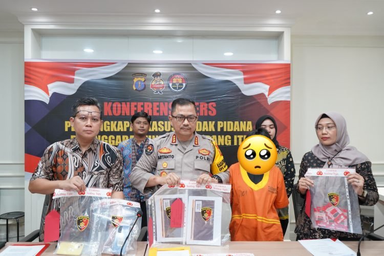 Press Konference ungkap kasus tindak pidana UU ITE dan Pornografi oleh Polda Kaltim, Jumat (8/3/2024). Foto: MHD/PortalBalikpapan