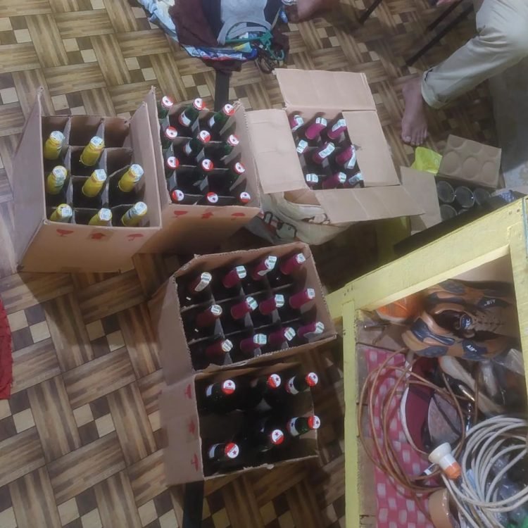 Minuman keras yang disita sebagai barang bukti. (Dok. Polsek Timur)
