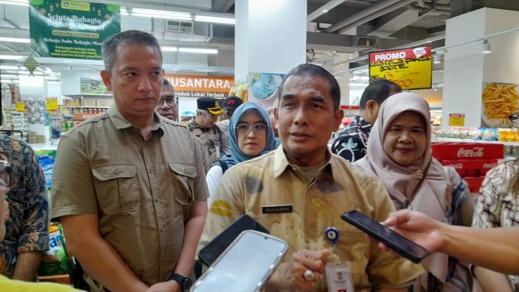 Sekda Balikpapan Muhaimin bersama Forkopimda melakukan sidak parsel di Balikpapan. (FOTO: Mhd/PortalBalikpapan)