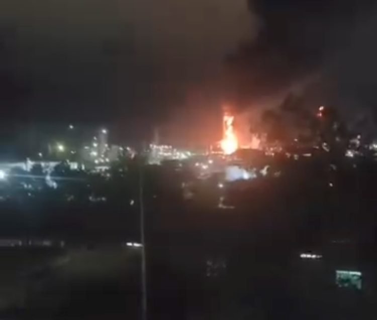 Kebakaran Kilang Pertamina, Sabtu (25/5) pagi. (Doc. Istimewa)