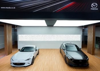 Diecast Wall Mazda menampilkan diorama evolusi produk Mazda di dunia otomotif. (doc. Mazda)