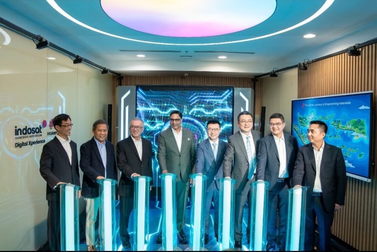 Indosat mencatatkan tonggak sejarah baru dalam perjalanan transformasi digitalnya melalui peresmian Digital Intelligence Operation Center (DIOC) yang berada di Kantor Pusat Indosat, Jakarta, Selasa (06/8/2024). (doc. IOH)
