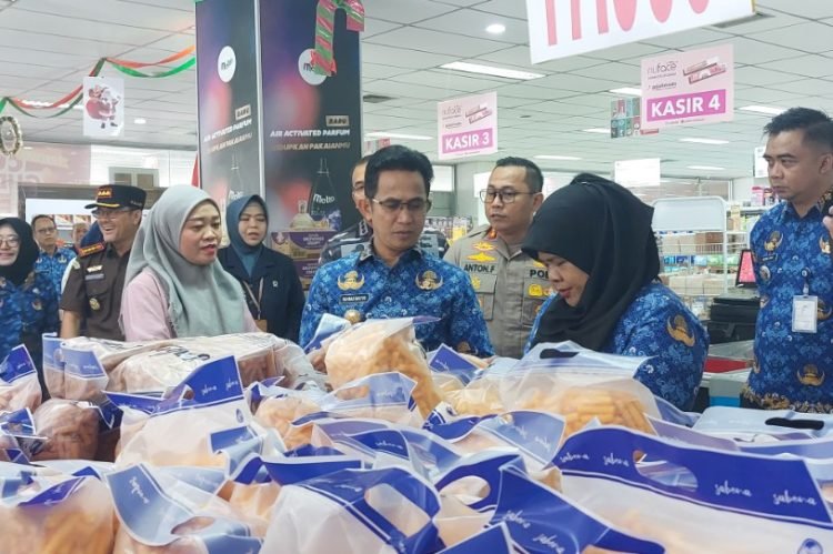 Wali Kota Balikpapan Rahmad Mas'ud melakukan sidak ke sejumlah ritel di Balikpapan. (doc. Ist)