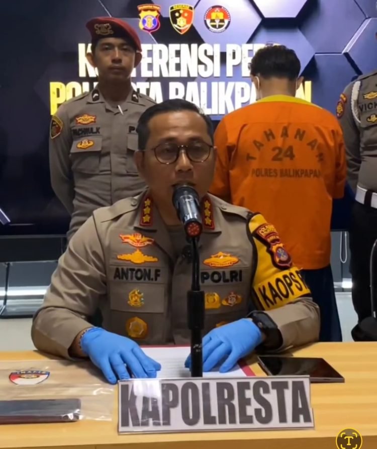 Kapolresta Balikpapan, Kombes Pol Anton Firmanto, dalam konferensi pers ungkap kasus pembunuhan di Jalan Indrakilla. (doc. Polresta Balikpapan)