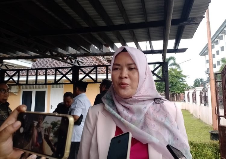 Wakil Ketua DPRD Kalimantan Timur, Yenni.