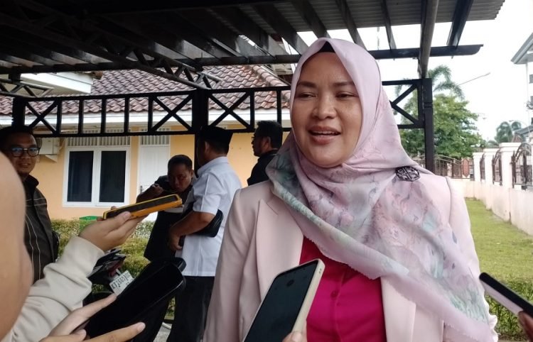 Wakil Ketua DPRD Kalimantan Timur, Yenni.
