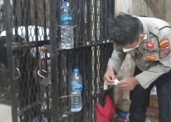 Polisi melakukan pemeriksaan di rutan untuk tingkatkan keamanan dan keselamatan. (doc. IG @polsekbalikpapanbarat)