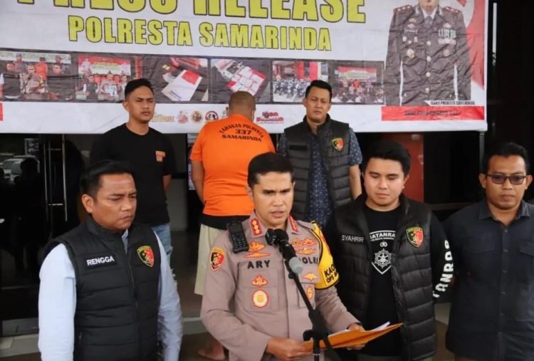 Konferensi pers ungkap kasus penipuan dan pemerasan di Samarinda. (doc. Humas Polda Kaltim)