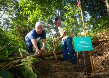Kepala Otorita Ibu Kota Nusantara (IKN) Basuki Hadimuljono meresmikan Kawasan Lindung IKN di Samboja Lestari, Desa Margomulyo. (doc. Humas Otorita IKN)