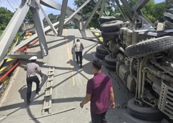 Kondisi Jembatan Busui di Paser mengalami kerusakan parah. (Dok. Tribrata)