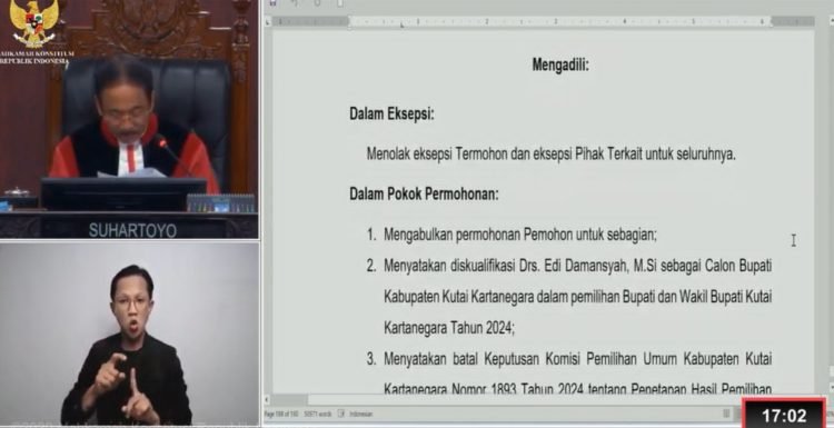 Tangkapan layar pembacaan putusan Mahkamah Konstitusi terkait Pilkada Kukar 2024. (Dok. Youtube MK)