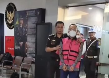 Penahanan tersangka oleh Kejaksaan. (Doc. Tangkapan layar)